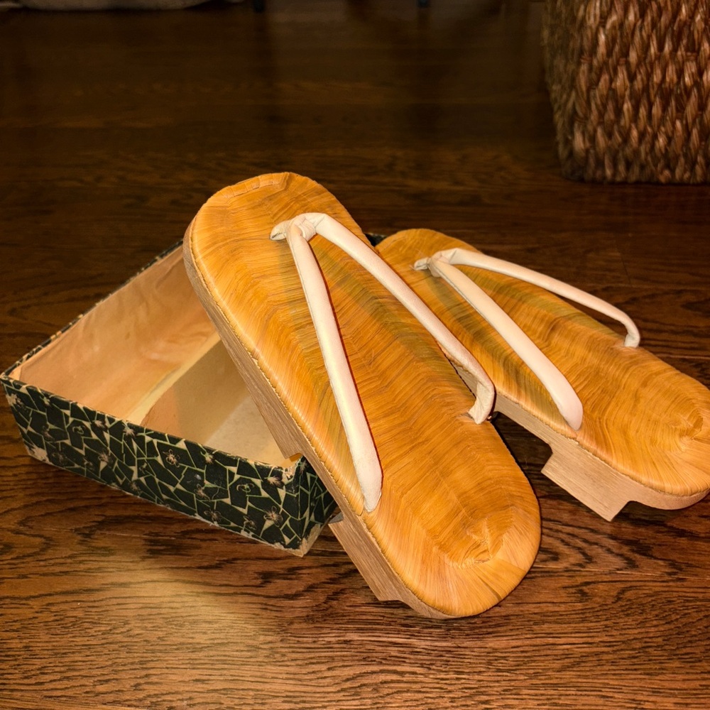 Traditional Japanese Wooden Straw and Leather Geta Sandals